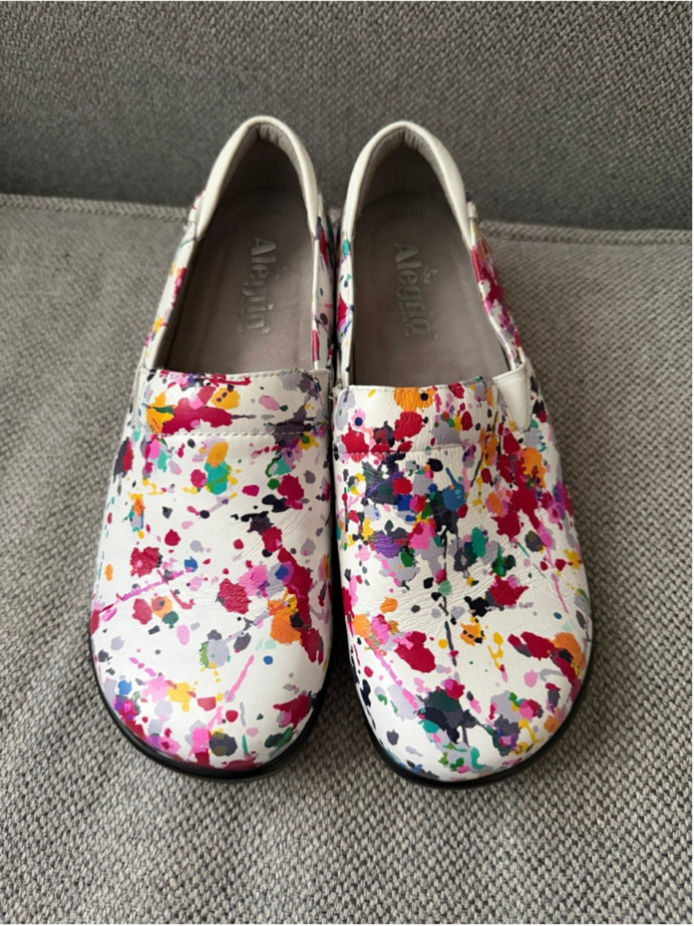 Alegria Keli Pollack White Paint Splatter Leather Clogs Sz 39/8.5